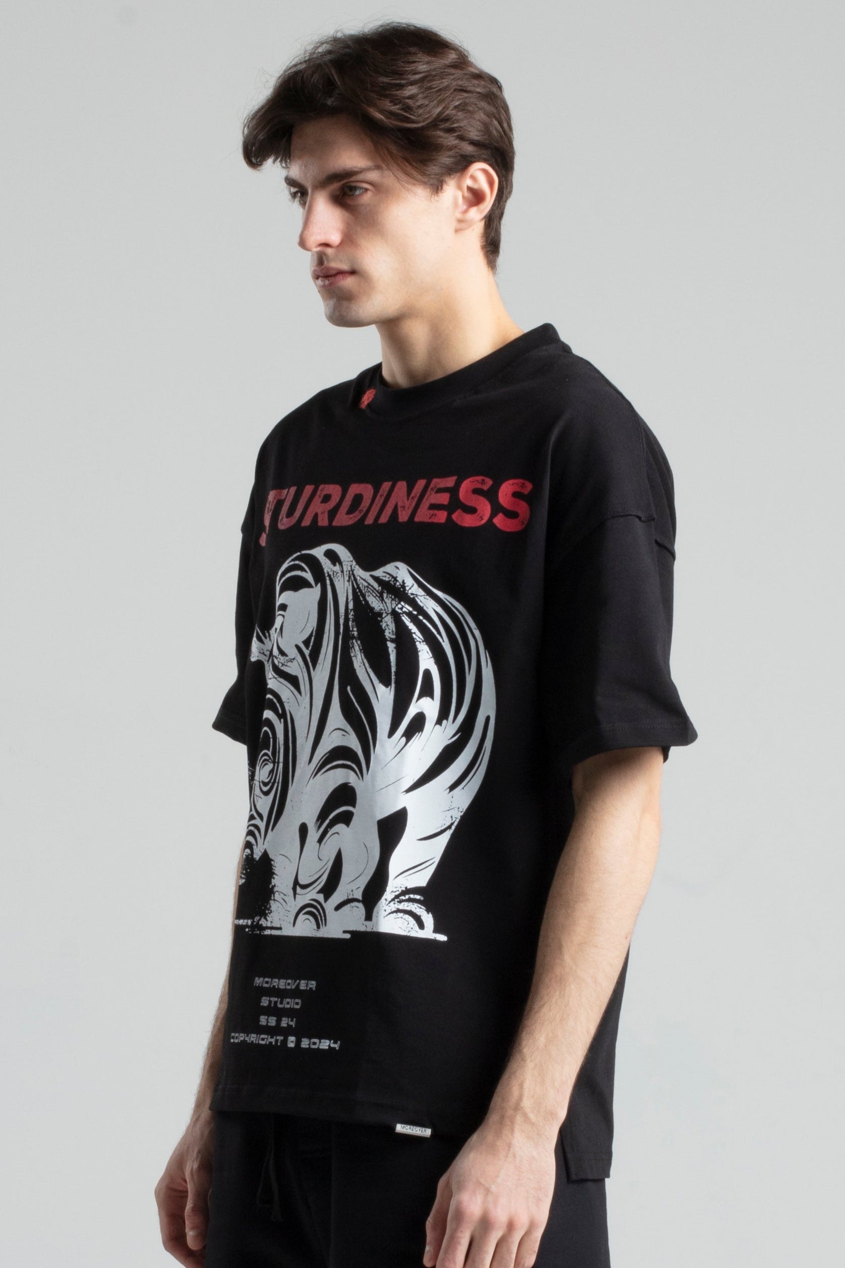 STUDRENESS Oversized T-Shirt – MOREOVER STUDIO